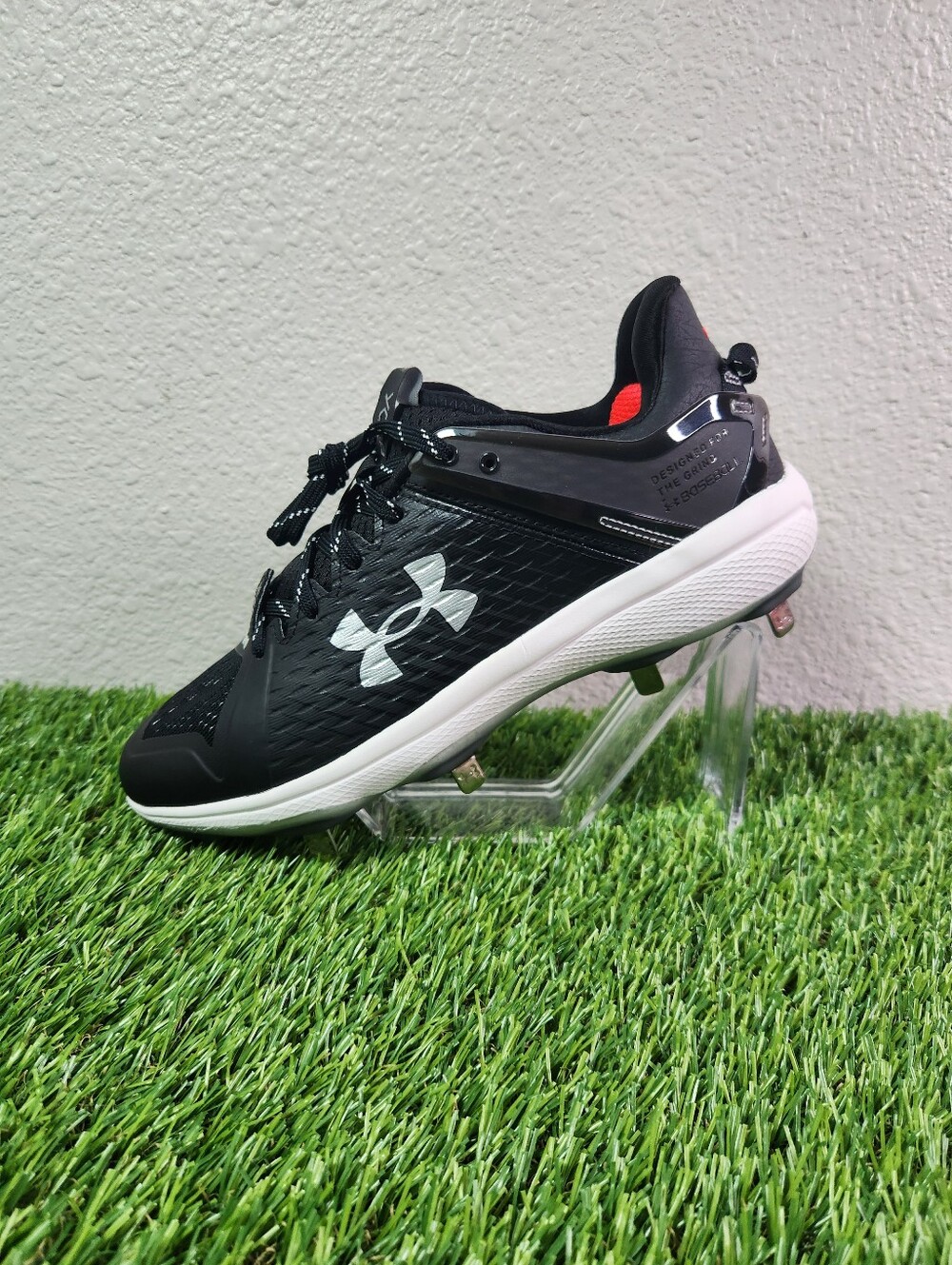 Under Armour Men's Yard Low MT Size 8 Baseball  Cleats 3025592-001 Black New